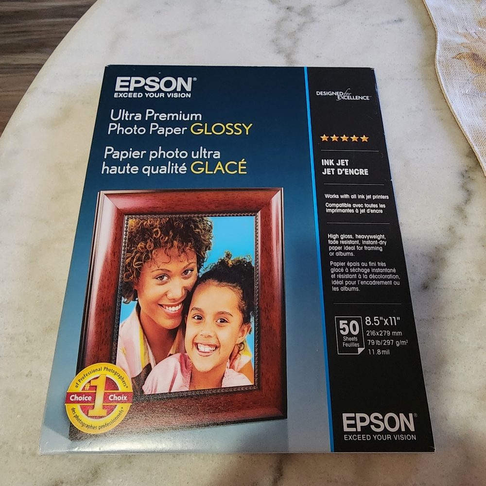 NWOT EPSON ULTRA PREMIUM PHOTO PAPER GLOSSY 50 SHEETS, SEE PHOTOS,PAPER NOT OPEN